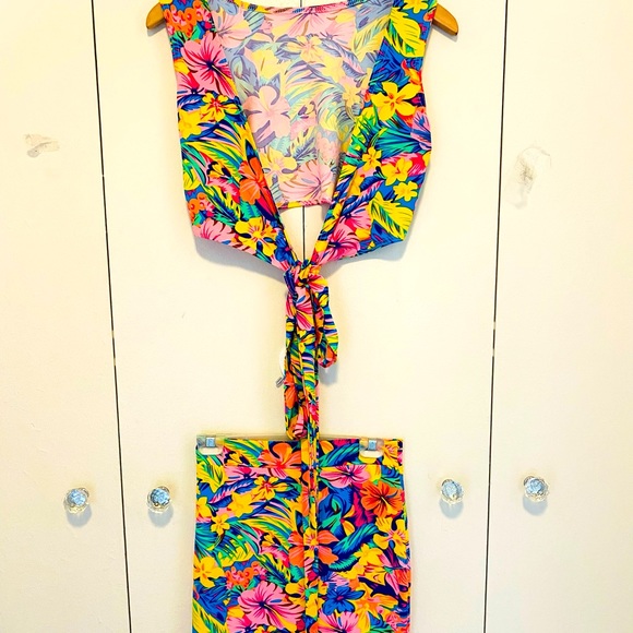 Halter and Skirt Set - Picture 2 of 8